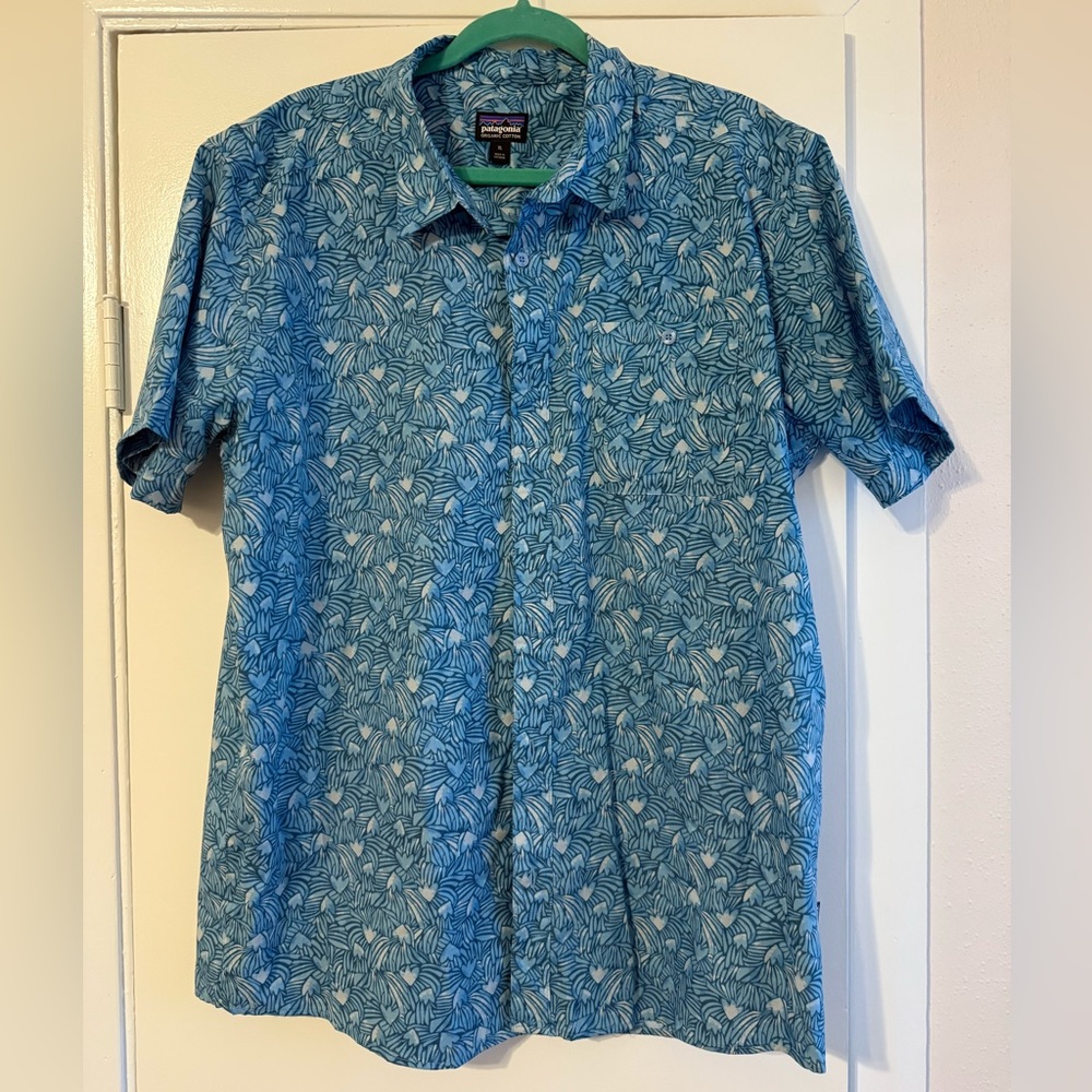 Patagonia Blue Leaf Pattern Men's Shirt